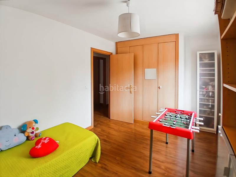 Foto 279e0974-f8e1-4761-8f7a-3db499c9c743. Casa aparellada amb xemeneia calefacció aparcament piscina a Rivas - Vaciamadrid