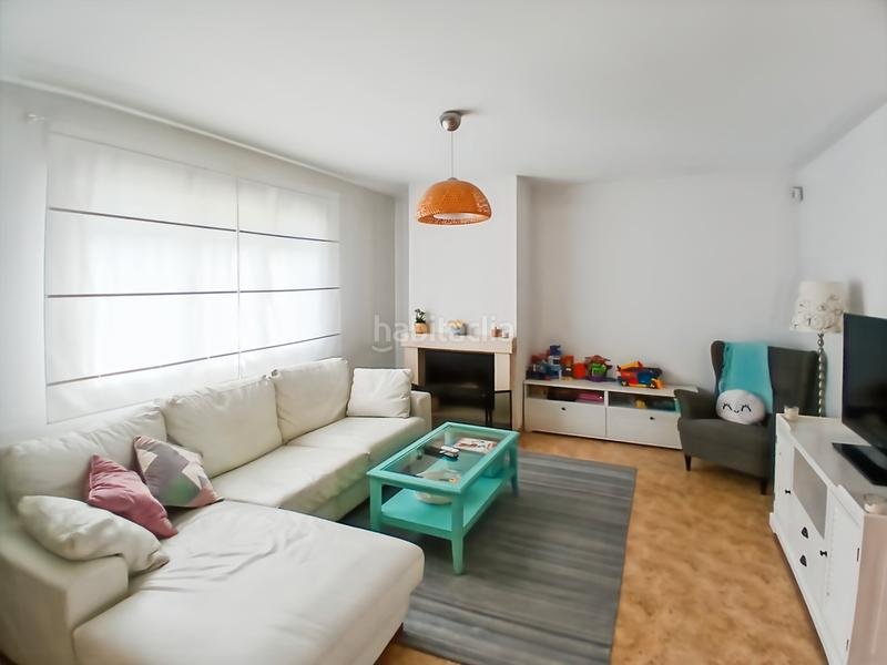 Foto 7dd0ca1c-b2e4-4047-a49a-7625c04998ac. Casa aparellada amb xemeneia calefacció aparcament piscina a Rivas - Vaciamadrid