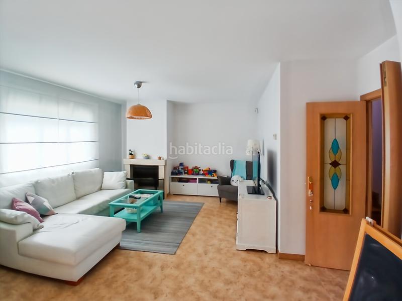 Foto 7e7ffeb5-cdea-43c8-b7b4-327572e0353d. Casa aparellada amb xemeneia calefacció aparcament piscina a Rivas - Vaciamadrid