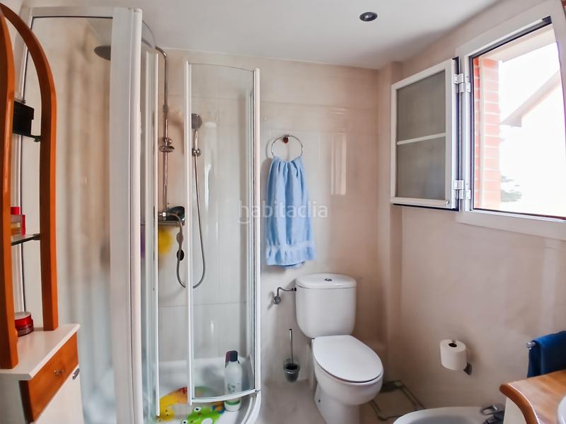 Foto 95728dcc-aecc-4230-94ca-100de3d9714a. Casa aparellada amb xemeneia calefacció aparcament piscina a Rivas - Vaciamadrid