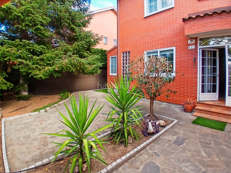 Foto b47fd08b-b7ea-4869-bac5-5a2353e2753f. Casa aparellada amb xemeneia calefacció aparcament piscina a Rivas - Vaciamadrid