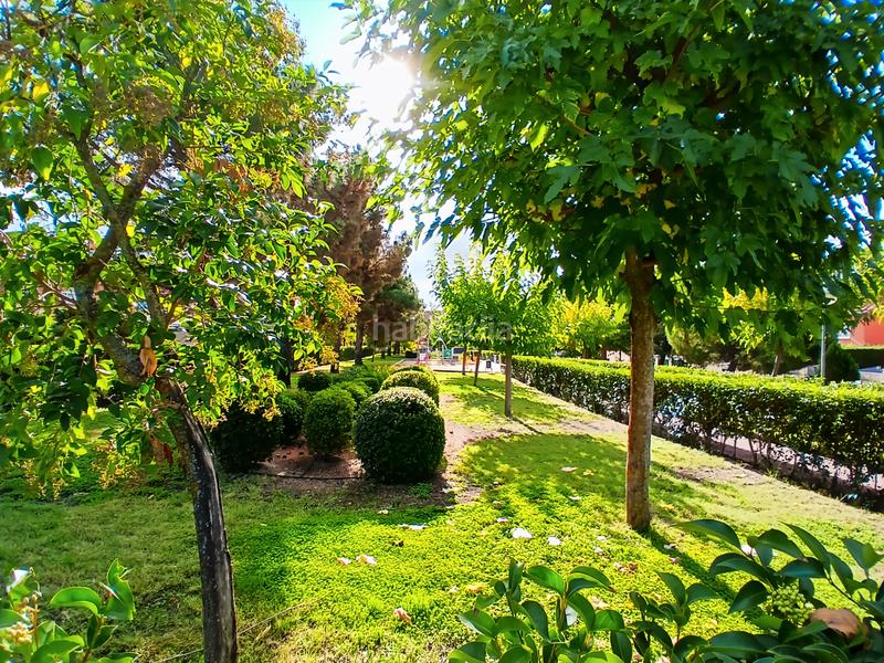 Foto dd02db8c-a9cb-457b-8aad-f0e4ef5191f2. Casa aparellada amb xemeneia calefacció aparcament piscina a Rivas - Vaciamadrid