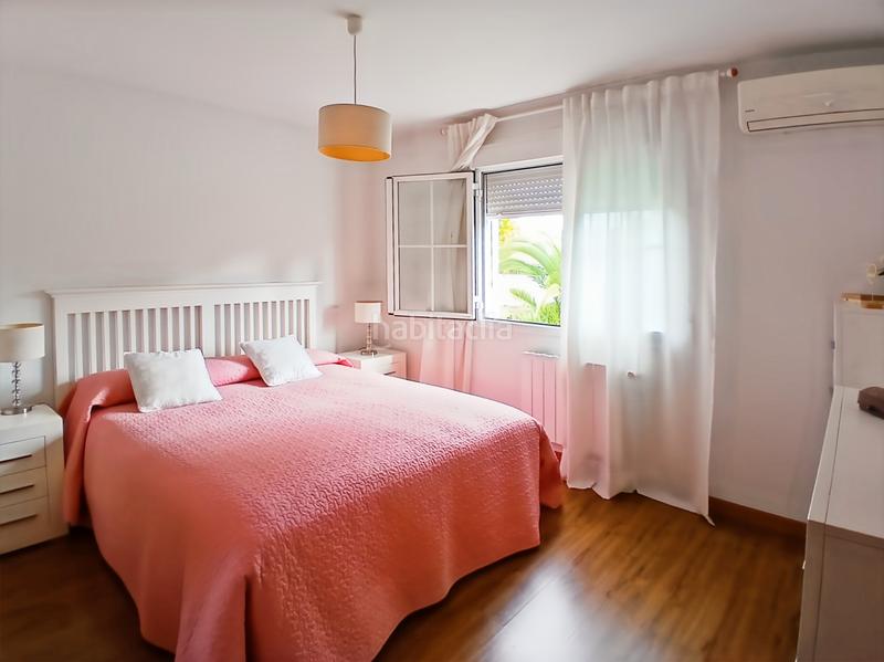 Foto fccb8b31-f952-46bb-80db-8c0f5dc878b7. Casa aparellada amb xemeneia calefacció aparcament piscina a Rivas - Vaciamadrid