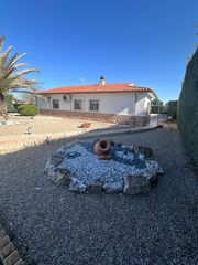 Chalet in Illana. Excepcional chalet con piscina en illana