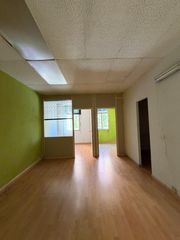 Business premise  Calle de luis de hoyos sainz. Local de 45 m2 en moratalaz