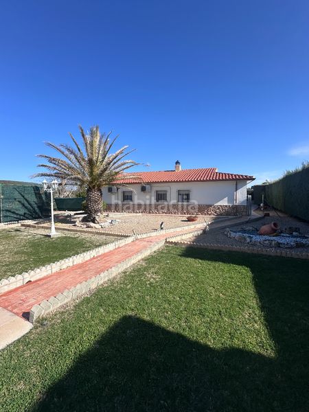Foto d0c0a5fa-6ef8-4d03-a664-800dfee7ce8e. Casa a calle mar báltico 43 a Illana