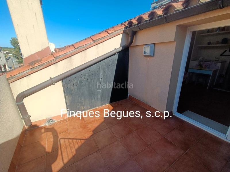 Foto 309dd0c9-7177-4f8b-b0b8-abfefbc1d9b6. Casa adossada amb calefacció aparcament a Begues