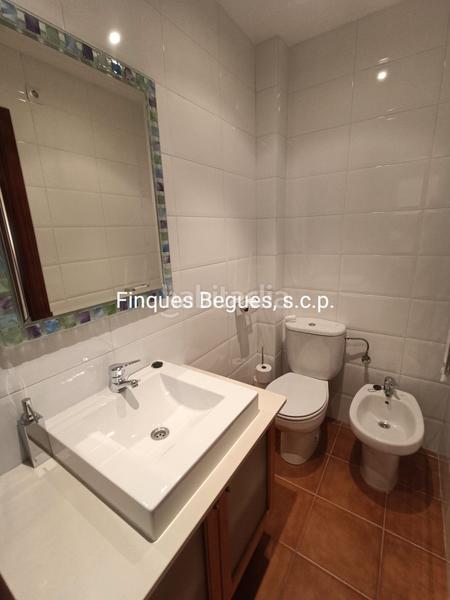 Foto 6c606419-dd5d-4693-befb-1165fe2b69fd. Casa adossada amb calefacció aparcament a Begues