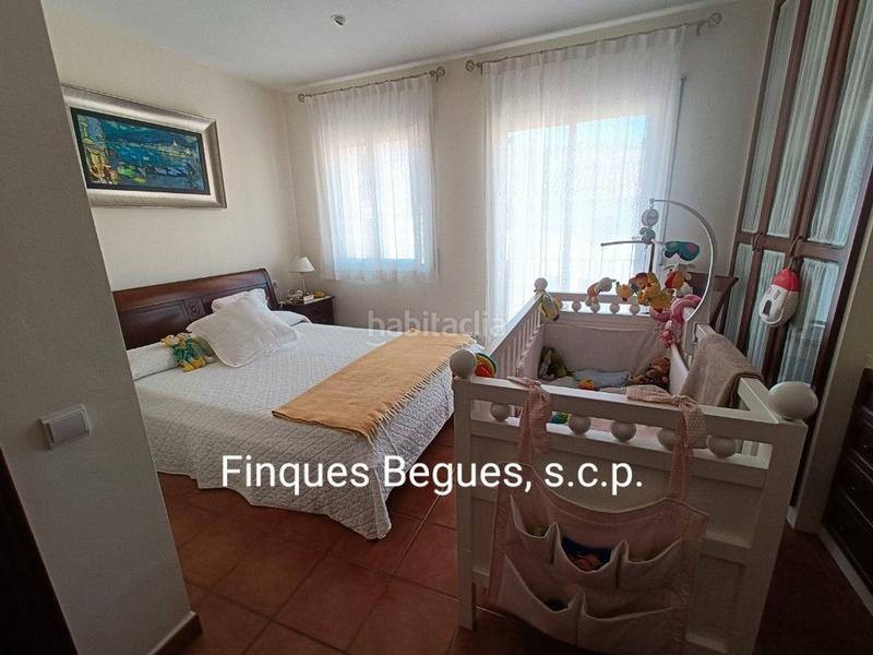 Foto 84f45bf5-2f73-4cd6-98dd-9c20fa458175. Casa adossada amb calefacció aparcament a Begues