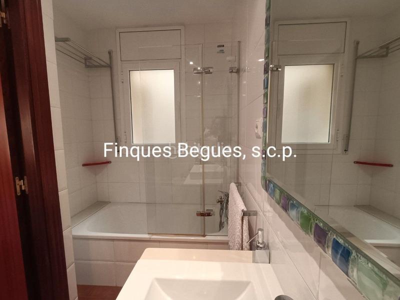 Foto e2fb7066-4dd4-4453-96c6-152ef7e2ff1f. Casa adossada amb calefacció aparcament a Begues