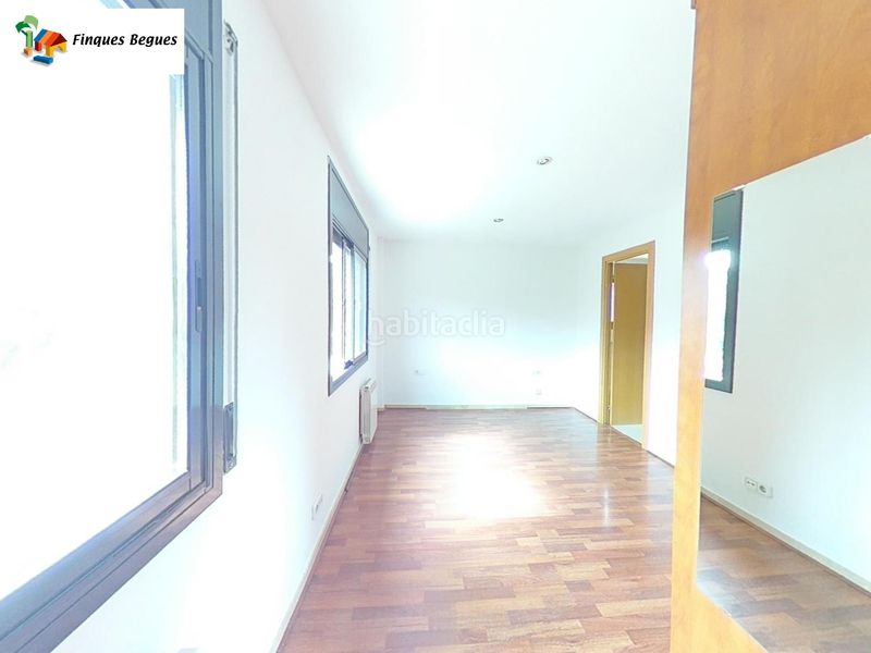 Foto 0d0fca83-a860-4a78-8788-3fc9873dae46. Casa aparellada amb calefacció aparcament piscina a Begues