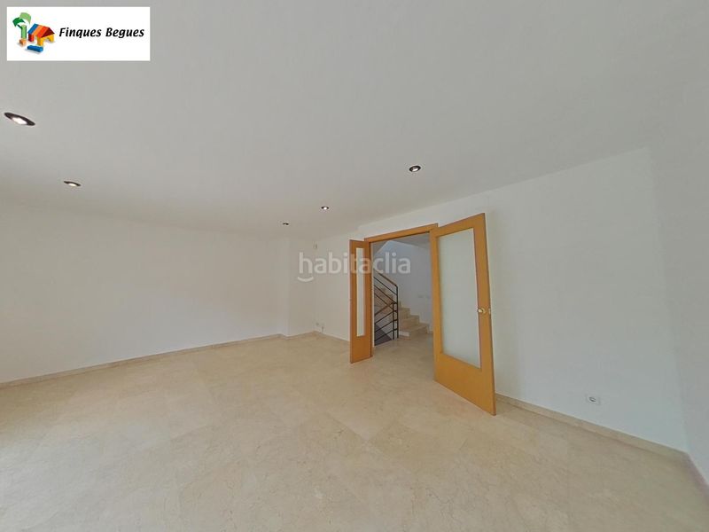 Foto d4446206-80c9-4651-84ce-bb1e0a05367c. Casa aparellada amb calefacció aparcament piscina a Begues