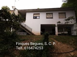 Masia a Torrelles de Llobregat