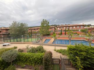 Towny house in Carrer de joan maragall 23. Excelente pareada con zona comunitaria