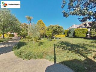 Chalet  Cam can sadurn. Magnfica casa esquinera en begues