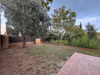 Affitto Casa a schiera in Begues. Alquiler de temporada. casa adosada cerca del centro