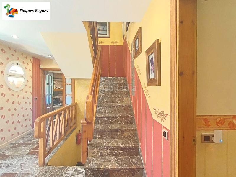 Foto 087e3abf-c975-4e3a-8a69-1d022d7970a4. Xalet amb xemeneia calefacció aparcament piscina a Begues