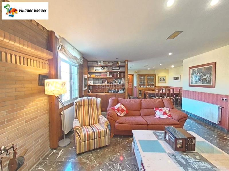 Foto 388436c6-c829-412a-8caf-9934526338dc. Xalet amb xemeneia calefacció aparcament piscina a Begues