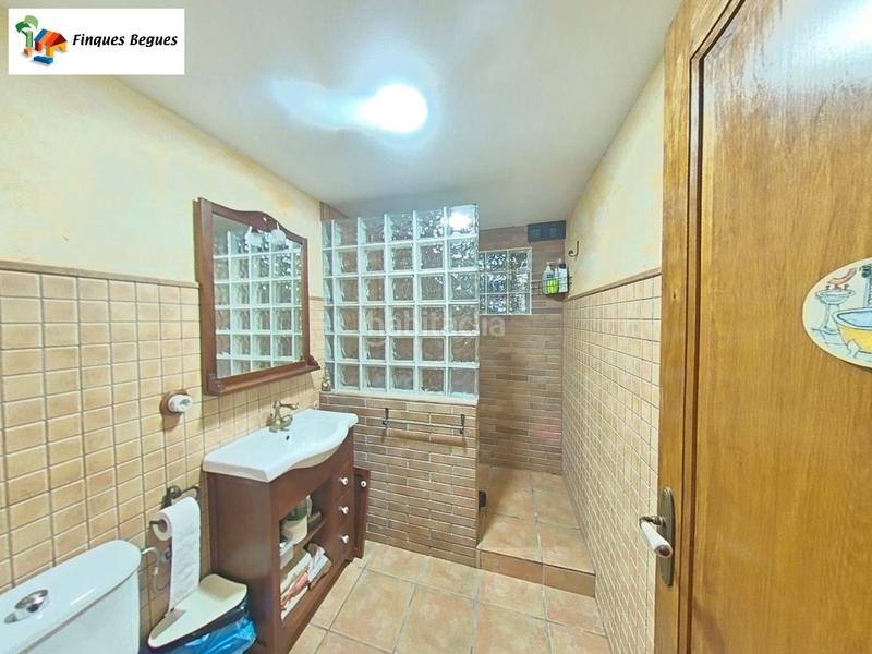 Foto 39d7eb64-06b8-42f3-9ad8-c3eae4392254. Xalet amb xemeneia calefacció aparcament piscina a Begues