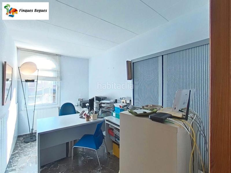 Foto 3a7025a7-3c39-4619-8a61-8a9302176b9c. Xalet amb xemeneia calefacció aparcament piscina a Begues