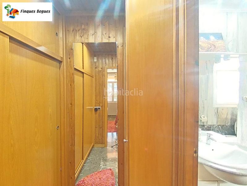 Foto 5486c8c4-b98a-477c-8862-94ab524c31a2. Xalet amb xemeneia calefacció aparcament piscina a Begues