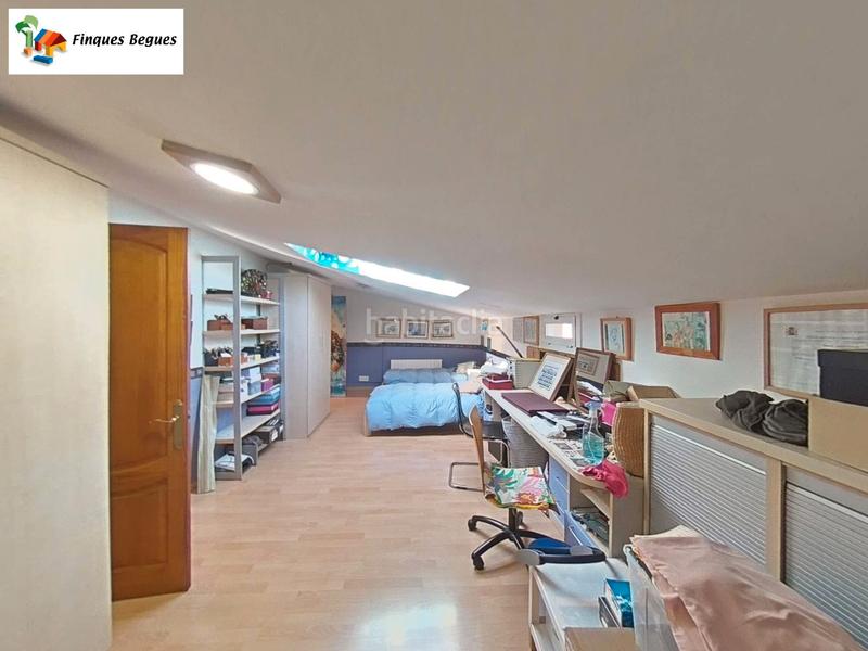 Foto 61c9118a-b99e-4752-b40a-47e8cd1304ec. Xalet amb xemeneia calefacció aparcament piscina a Begues