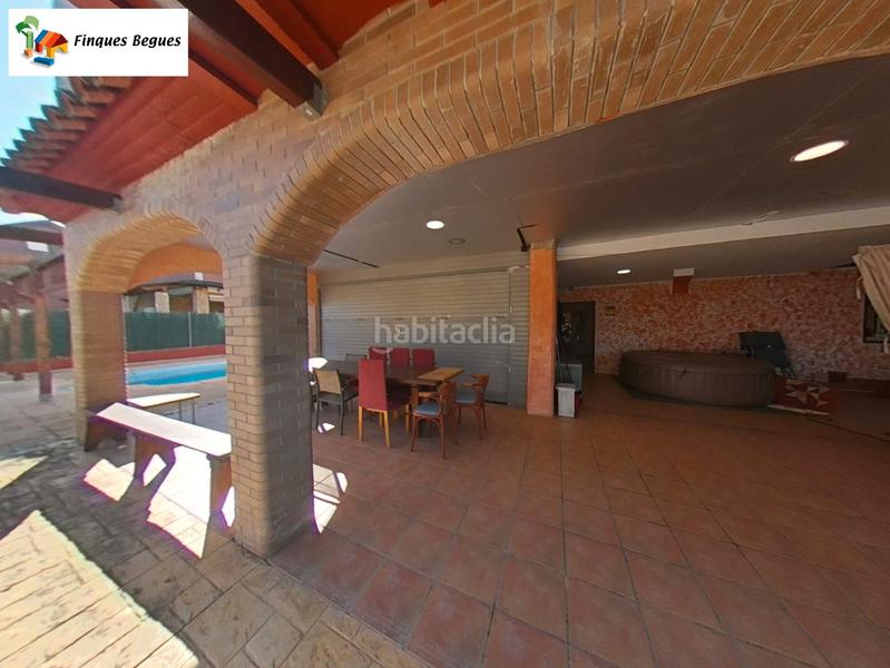 Foto 62b31c1b-f523-4ae9-b99e-45e90942c972. Xalet amb xemeneia calefacció aparcament piscina a Begues