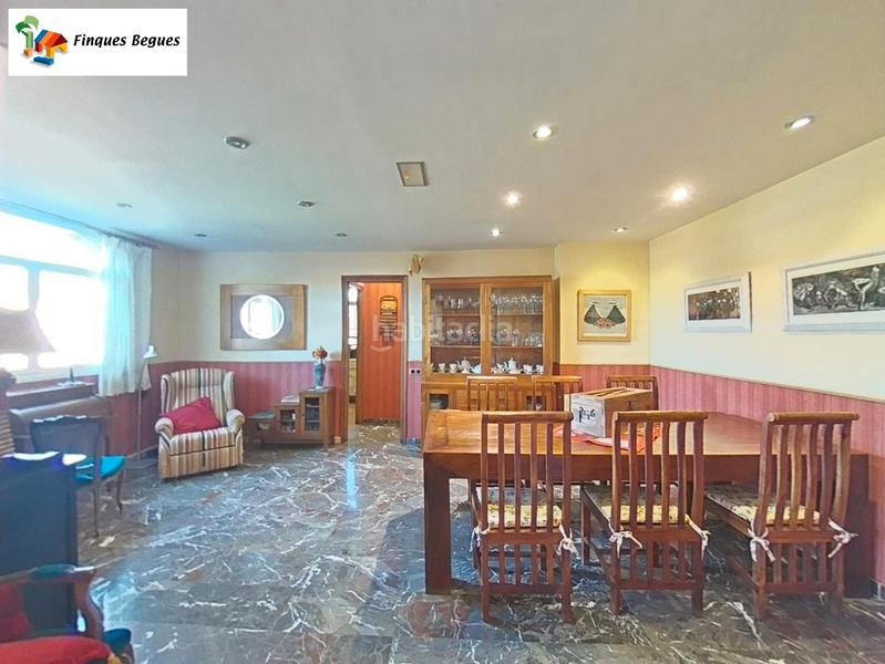 Foto 6ae22661-a4fd-4c2f-8957-12e5634aa925. Xalet amb xemeneia calefacció aparcament piscina a Begues