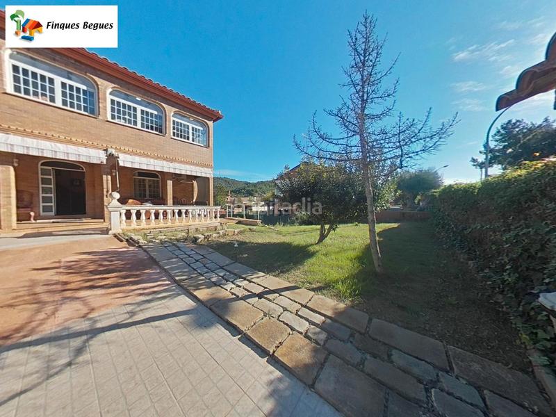 Foto 7d686d19-fdf9-463d-9d9b-3e6b79c74bcf. Xalet amb xemeneia calefacció aparcament piscina a Begues