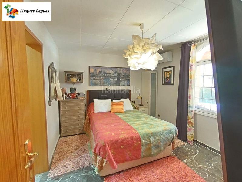 Foto 85e1a4f9-50b9-4e87-999c-107487f3a0f8. Xalet amb xemeneia calefacció aparcament piscina a Begues