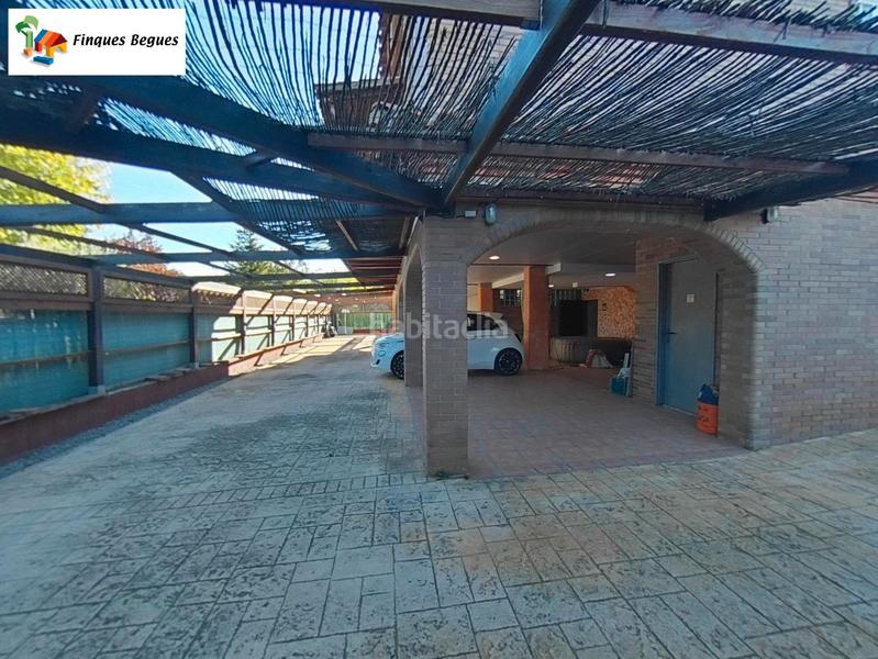 Foto 878a40c8-3399-4ed4-b59a-184c43460e5a. Xalet amb xemeneia calefacció aparcament piscina a Begues