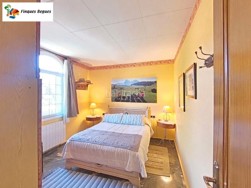 Foto 96ea5f6f-4d56-4785-b019-60f9256bbe22. Xalet amb xemeneia calefacció aparcament piscina a Begues