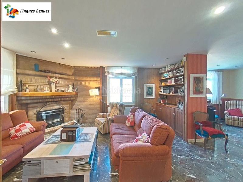 Foto a7a22b0b-b6cc-4ecb-99d0-e53e78402242. Xalet amb xemeneia calefacció aparcament piscina a Begues