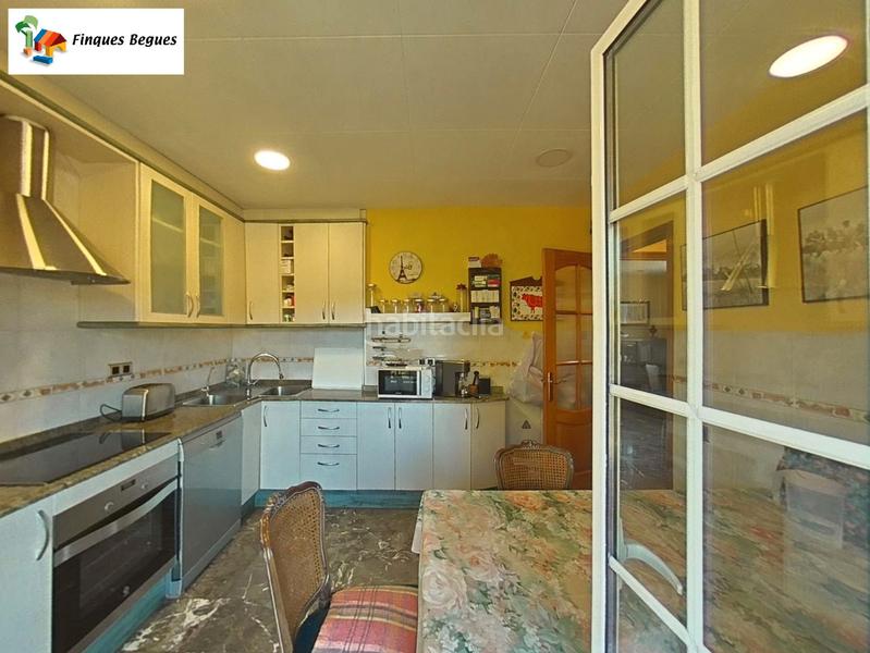 Foto c5fcc12b-7ccd-4147-bbaa-cd6ecb23144d. Xalet amb xemeneia calefacció aparcament piscina a Begues