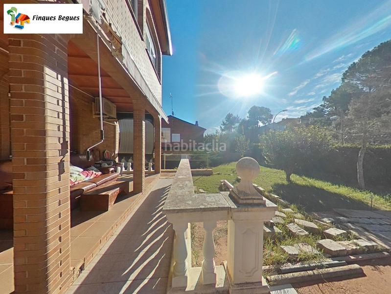 Foto c6ce8cee-9746-4c22-b3dd-a685e1210b37. Xalet amb xemeneia calefacció aparcament piscina a Begues