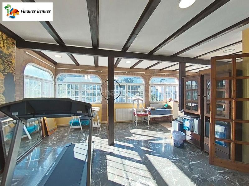 Foto d43aaa25-4dd3-446c-8ada-423ea210c3d5. Xalet amb xemeneia calefacció aparcament piscina a Begues