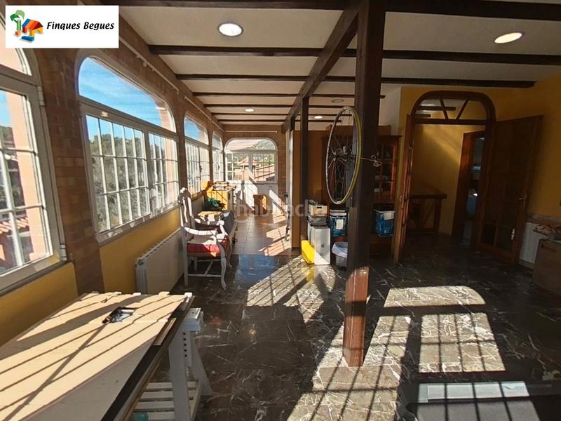 Foto ea6ad710-0a14-4b50-8494-5c2ef2e82331. Xalet amb xemeneia calefacció aparcament piscina a Begues