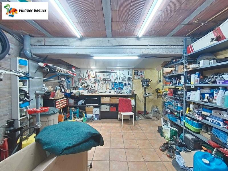 Foto f445e176-a303-42b6-a40a-f5eed399d4ca. Xalet amb xemeneia calefacció aparcament piscina a Begues