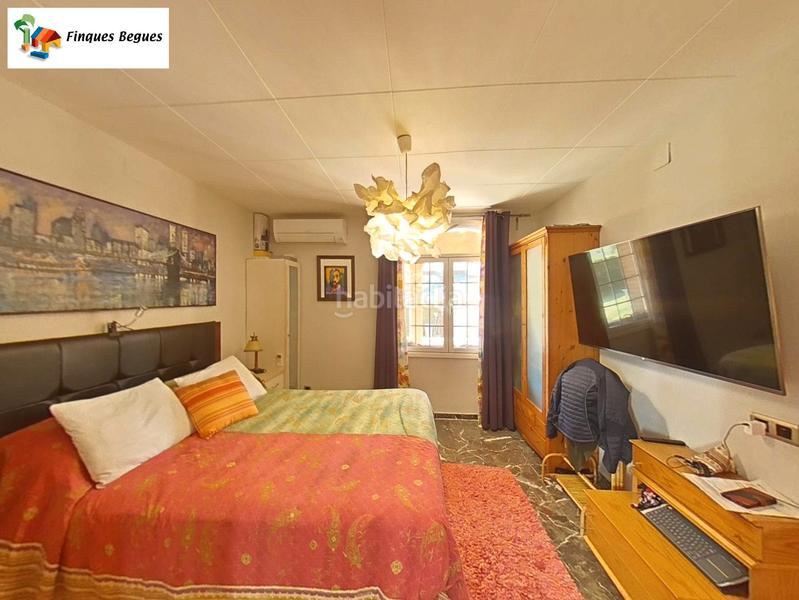 Foto f756a993-1ecd-4283-a4f0-0f354c0a8148. Xalet amb xemeneia calefacció aparcament piscina a Begues