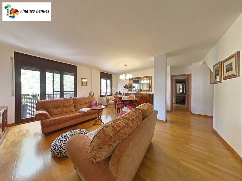 Foto 346af570-bbf3-4824-9fb3-1479efde6968. Duplex con riscaldamento in Begues