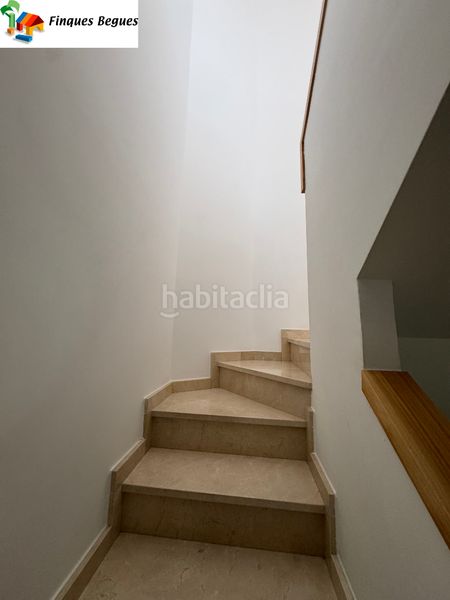 Foto f7ca2976-ca91-4ed0-a022-34fb0d2d8094. Duplex con riscaldamento in Begues