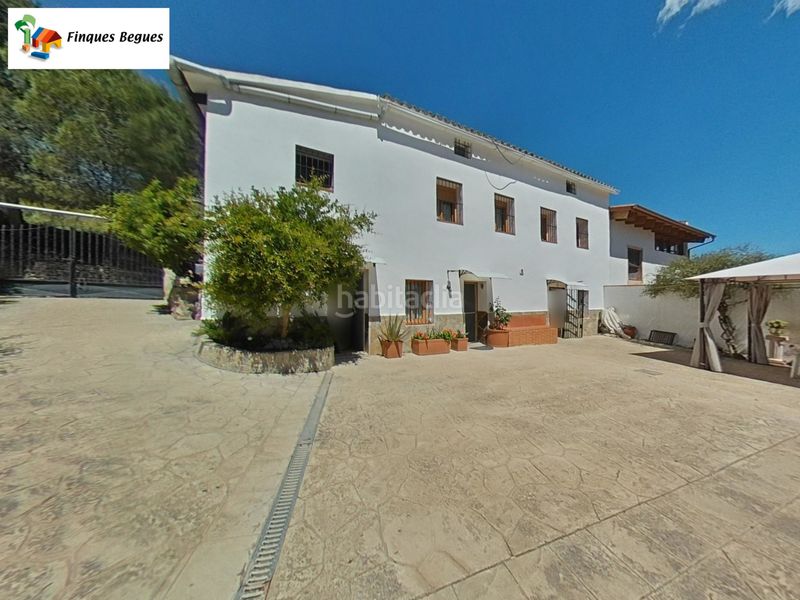 Foto 3ba398f3-b27b-4f72-90fa-7d4c5bc72cd5. Masia a n/a a Begues