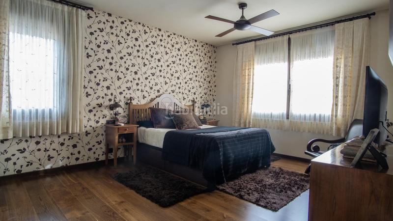 Foto 9ae627d4-fb3d-4eec-ad3a-6a76facf2a69. Chalet with heating parking pool in Las Trescientas-San Francisco-Ciudad Vergel Elda