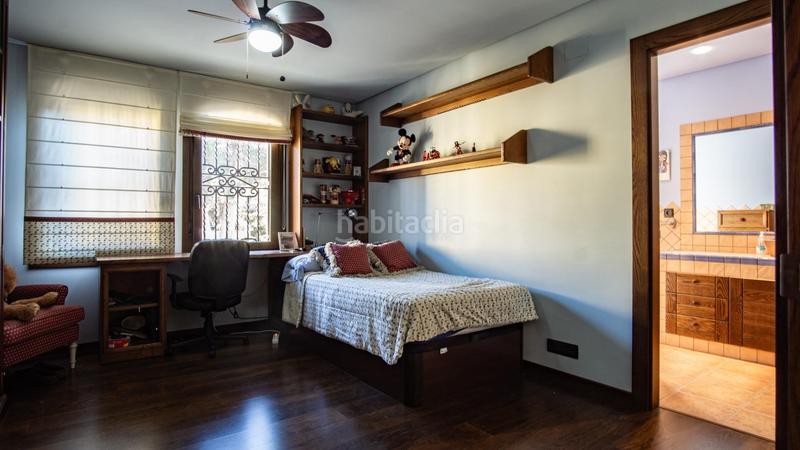 Foto c55d16bc-d095-473d-8f3c-e1cc993583fd. Chalet with heating parking pool in Las Trescientas-San Francisco-Ciudad Vergel Elda