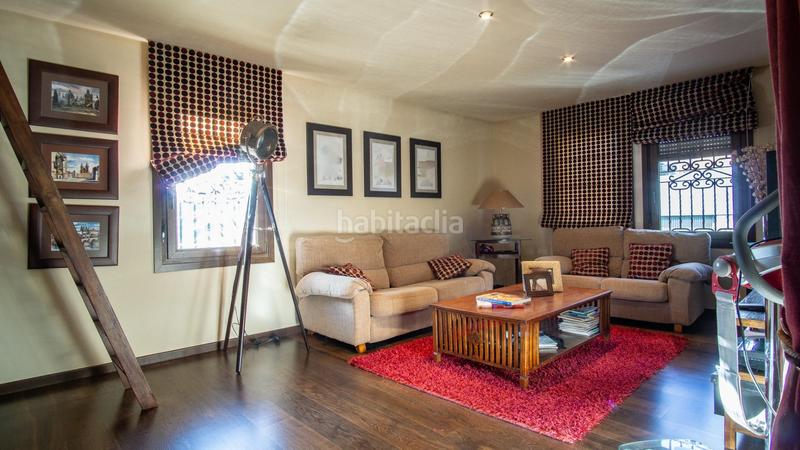 Foto d1798605-3fdc-4b09-a95b-54628e951c90. Chalet with heating parking pool in Las Trescientas-San Francisco-Ciudad Vergel Elda