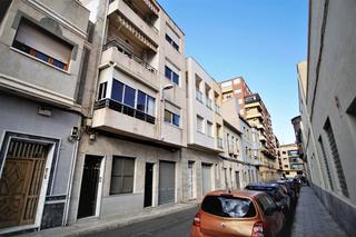 Business premise in Plaza de Toros-Avenida Chapí-Trinquete. 822 local comercial en planta baja, ideal para comercio, almacén