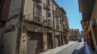 Terreny residencial a Centro. Dos edificios singulares ideal para rehabilitación o edificación
