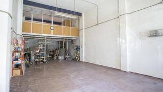 Business premise in Centro. Local ideal para negocio, taller, oficinas o cualquier tipo de n