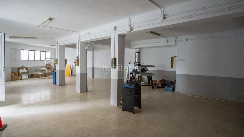 Foto 8f0e5445-970a-46fc-825e-d848f134268c. Local comercial  en esquina, todo exterior y con excelente ubicación! en Elda