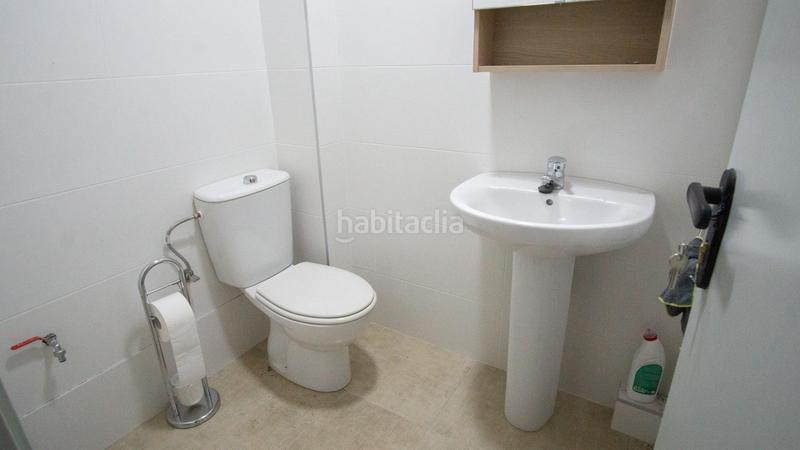 Foto ca673090-9b06-43d7-a2fa-ea600c50e095. Local comercial  en esquina, todo exterior y con excelente ubicación! en Elda